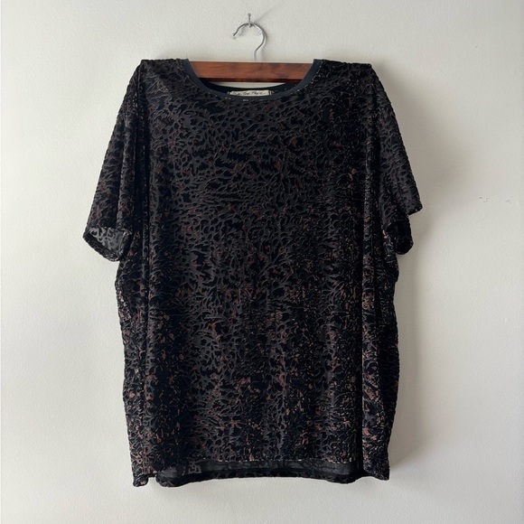 We The Free brown and black short‎ sleeve suede animal print size XS - Picture 1 of 5